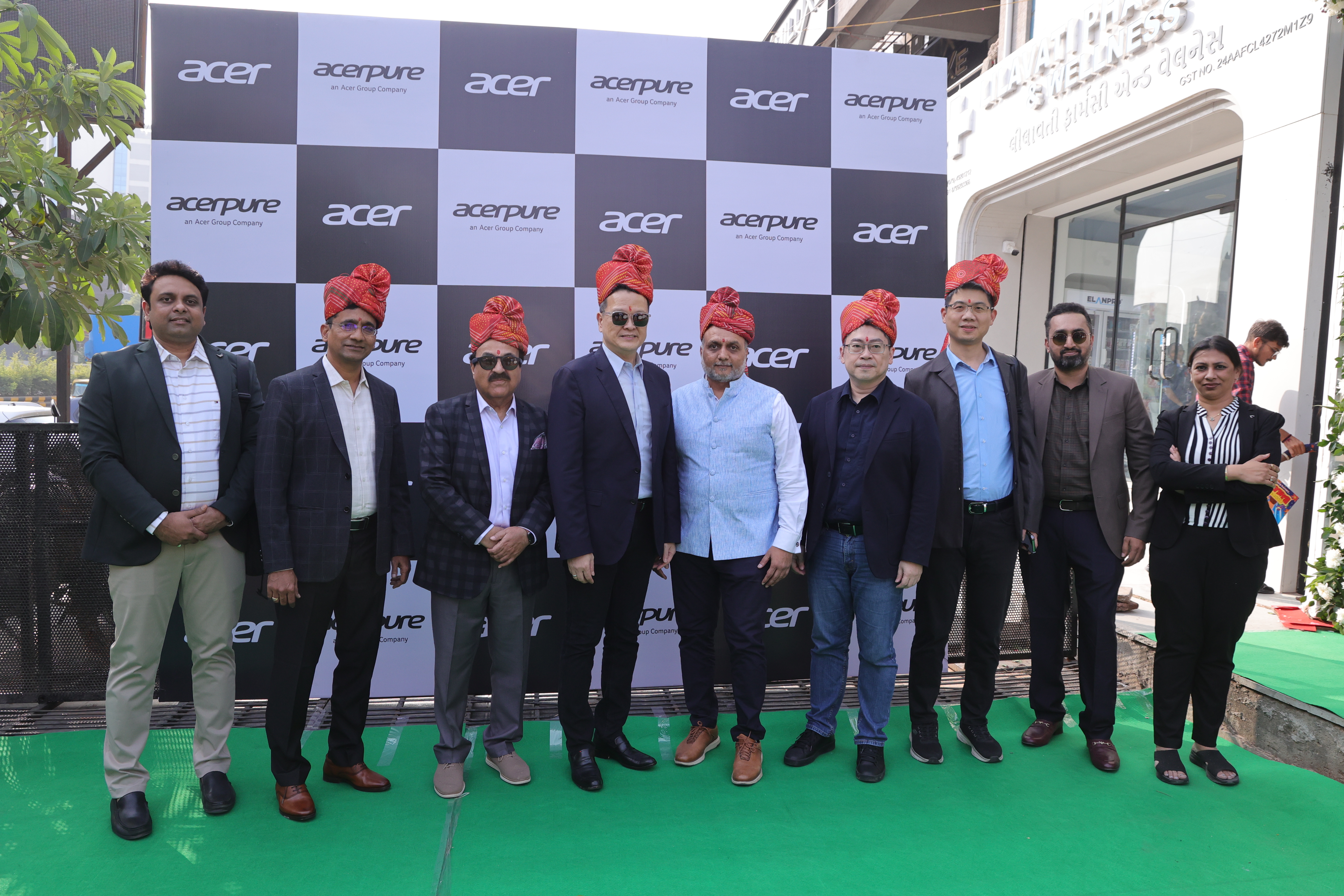 Acer Opens Its First Mega Store, Acer Plaza, in Ahmedabad